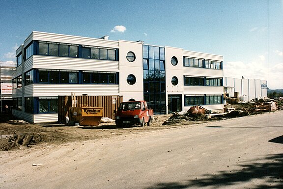 Nieuw gebouw in Essenbach in 1995